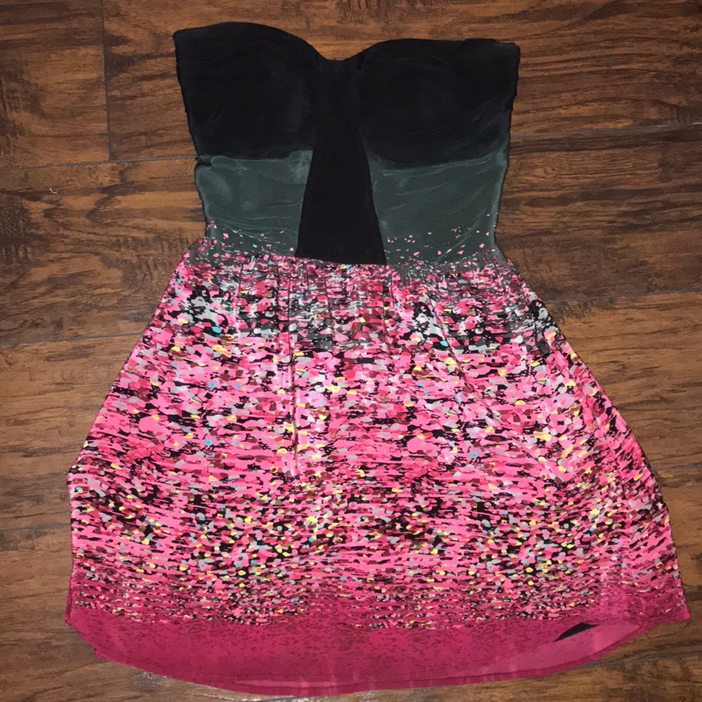Fun and colorful strapless sweetheart dress